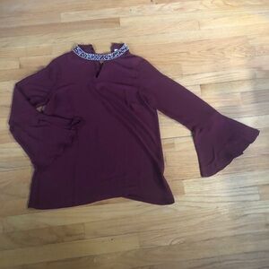 Hot in Hollywood Small Martin butterfly bell bottom sleeves